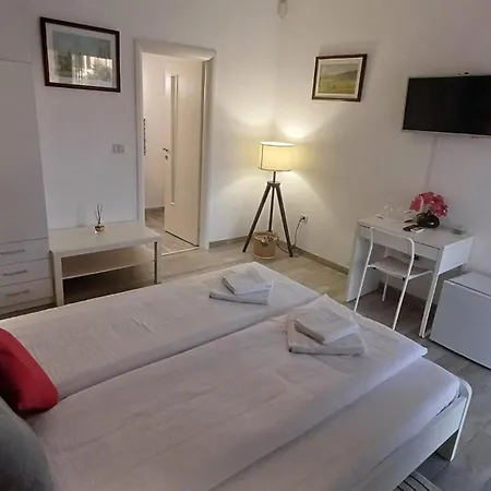 Apartment Neferprod - Is - Cam 01 Timisoara